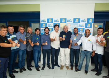 REFORÇO – Pedro recebe adesão do deputado reeleito Taciano Diniz e mais quatro prefeitos