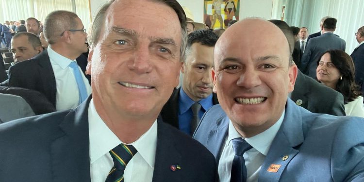 Ao lado de Efraim e Romero, Cabo Gilberto reforça pleitos junto ao presidente Bolsonaro para a Paraíba