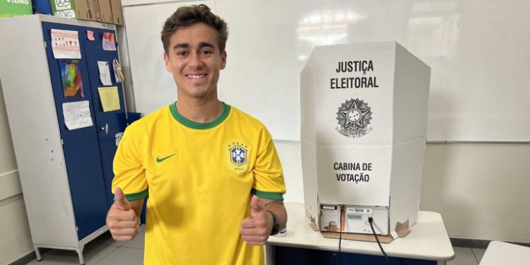 CAMPEÃO DE VOTOS NO BRASIL -Quem é Nikolas, aliado de Bolsonaro, eleito com 1,4 milhão de votos à Câmara Federal