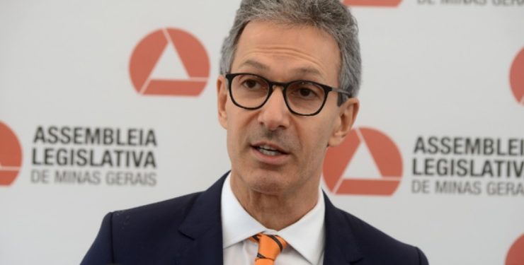 Aposentados dos Correios, CEF e Petrobrás pagam R$ 500 por mês para cobrir rombo que o PT causou, revela Zema