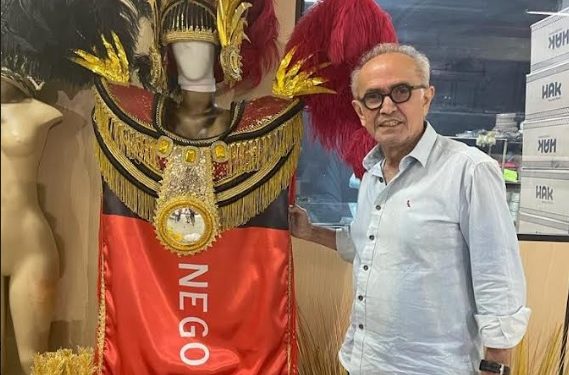 MÍDIA INTERNACIONAL- Cícero visita barracão da Dragões da Real que vai homenagear JP no Carnaval