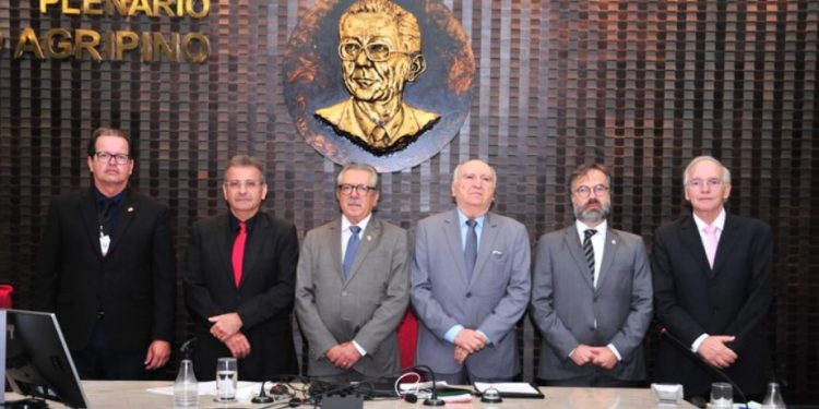 TCE elege Nominando Diniz presidente, Fábio Nogueira vice-presidente, e Antônio Gomes corregedor