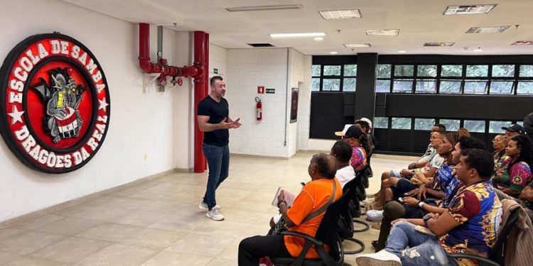 Carnavalescos de João Pessoa fazem capacitação com escola de Samba Dragões da Real, em São Paulo