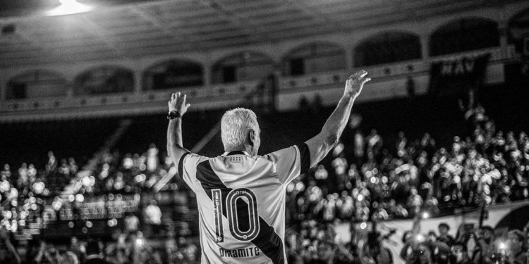 Morre Roberto Dinamite, aos 68 anos de idade, maior ídolo da história do Vasco da Gama