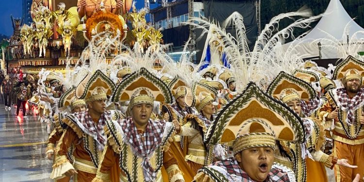 Dragões da Real faz desfile encantador exaltando belezas naturais e riqueza cultural de João Pessoa