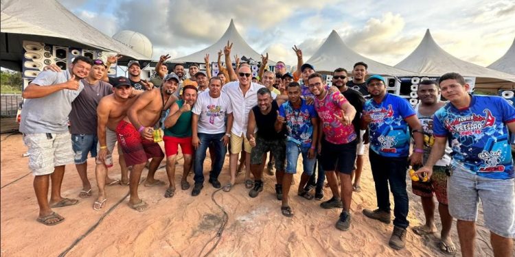 VÍDEOS- Deputado Cabo Gilberto prestigia “Encontro de Paredões” e parabeniza Prefeitura de Conde