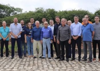 Napoleão Laureano chegando no Sertão e médico Ítalo Kumamoto doa terreno para unidade em Princesa