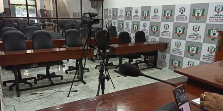 TCE apura denúncia de compra de painel eletrônico por quase R$ 1 milhão para Câmara de Vereadores