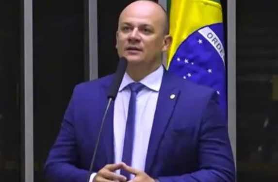 Deputado Cabo Gilberto diz que Lula foi à Paraíba e deixou a conta de R$ 77 milhões por uso das águas