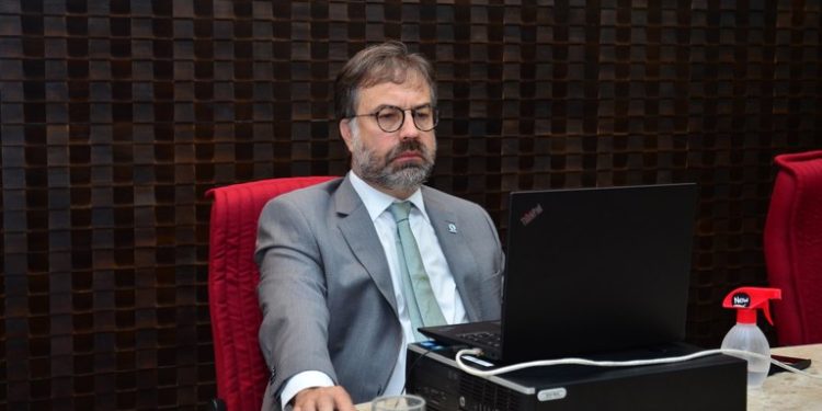 TCE impede Prefeitura de Bayeux de contratar OS por R$ 61,7 milhões e conselheiro lembra escândalos na PB