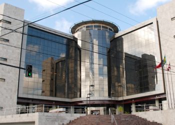 Justiça tenta localizar acusados de furto de R$ 1 milhão em relógios no Altiplano de deputado da Paraíba