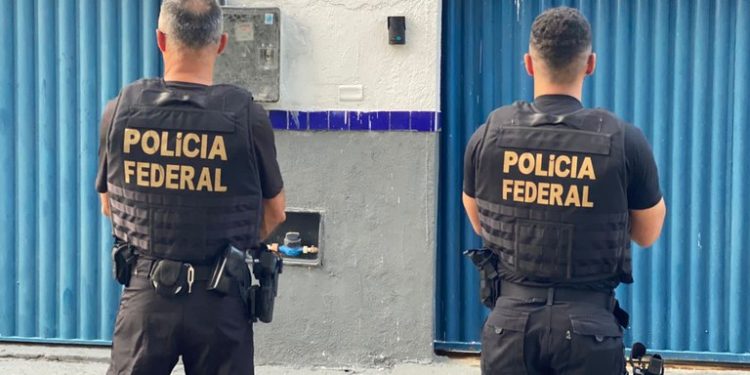 Operação da Polícia Federal cumpre mandados nas cidades de João Pessoa e Patos