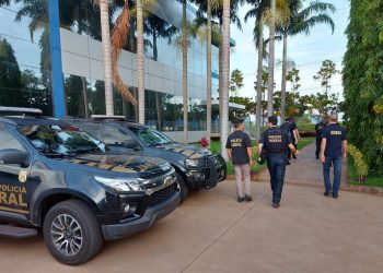 Operação da PF mira compra de R$ 13,7 milhões em carteiras pelo Governo da PB com verba do Fundeb