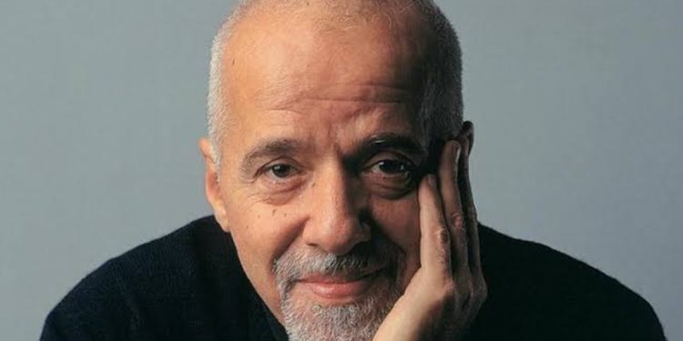 ARREPENDIDO- Paulo Coelho sobre Lula  “Mandato está patético. Não devia ter me empenhado na campanha”