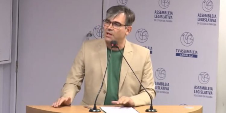 VÍDEO- Durante audiência na AL presidente da Aspol denuncia descaso do Governo com policiais civis