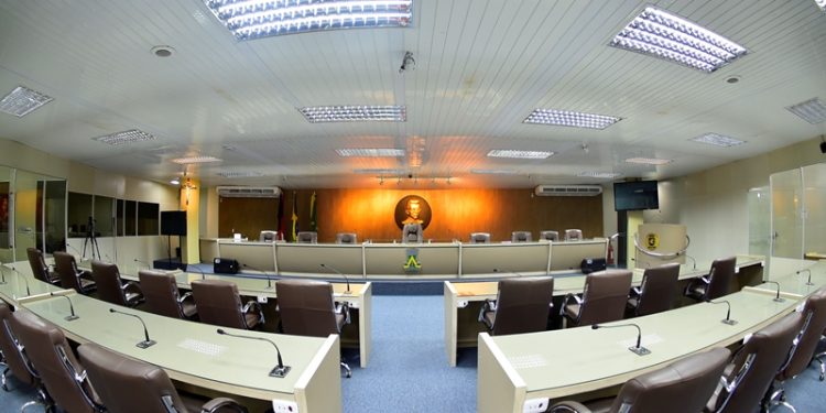 Juíza suspendeu sessão do empréstimo de R$ 250 milhões em CG por violação ao Regimento da Câmara