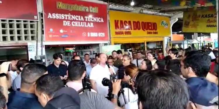 VÍDEO- Morador de Mangabeira deputado Cabo Gilberto participa de comemoração do aniversário do bairro
