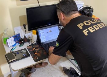 Operação da PF cumpre mandado na residência de investigado por pornografia em Cajazeiras