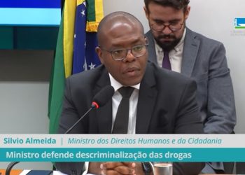VÍDEO-Ministro de Direitos Humanos do Governo Lula defende a descriminalização das drogas no país