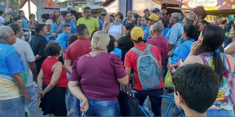 VÍDEO- Confusão no Maior São João do Mundo após protestos de ambulantes que se dizem excluídos