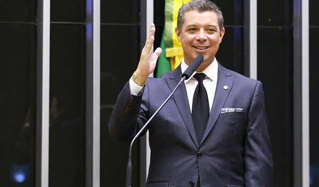 Governo de Sergipe anuncia aumento de 10% aos servidores e pagamento de periculosidade aos policiais, já na Paraíba…