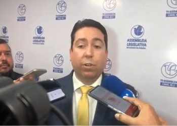 VÍDEO- Deputado admite nome da esposa para Prefeitura de Bayeux onde obteve quase 9 mil votos