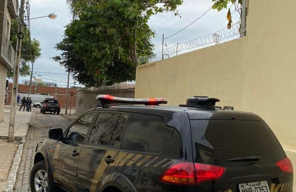Operação da PF prende homem em Cajazeiras que solicitava pix para continuar praticando abuso sexual contra criança