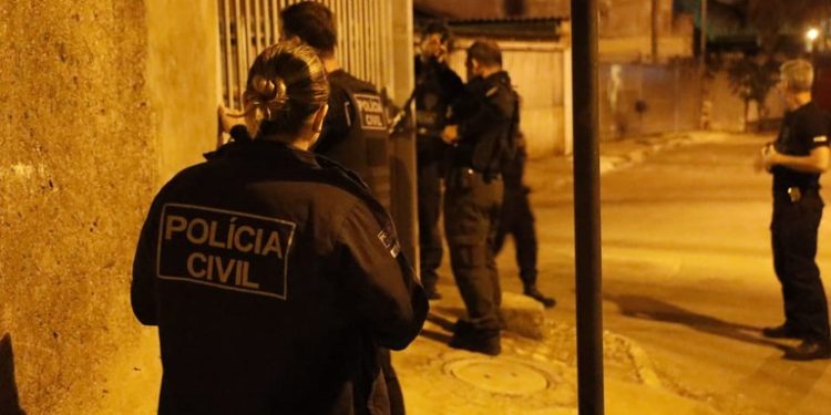 Operação da PF cumpre 51 mandados em 17 estados do país e mira fraudes e golpes bancários