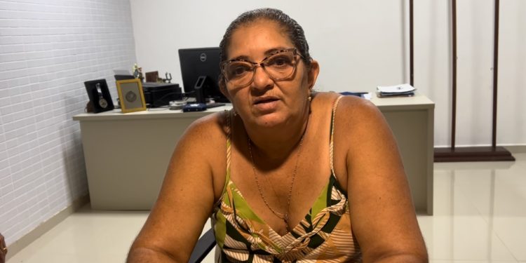 VÍDEO- “Governador diz que não faz promessas, firma compromissos. Queremos que cumpra”, diz Sargento Eliane