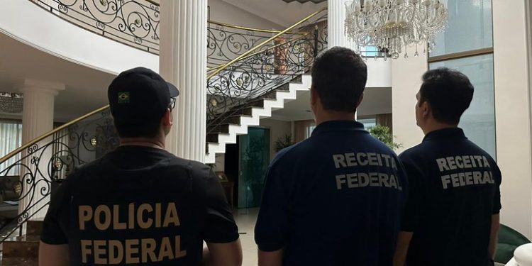 Operação da PF mira empresa de lixo em esquema que teria emitido R$ 250 milhões em notas “frias”