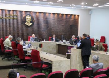 TCE aponta irregularidades e responsabiliza ex-prefeita na Paraíba por prejuízo de R$ 1,9 milhão