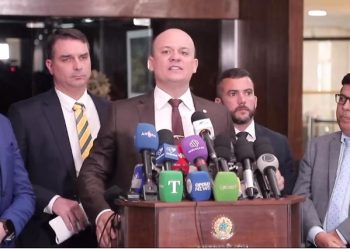 VÍDEO- Deputado Cabo Gilberto anuncia pedido de impeachment do ministro Barroso, do STF