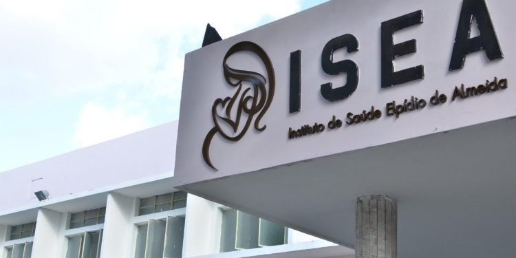 Prefeitura de CG emite nota sobre gestante que deu à luz no chão, e ISEA vai abrir processo