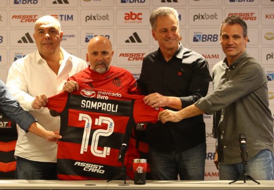 Flamengo mantém o técnico Jorge Sampaoli após episódio envolvendo preparador físico e Pedro
