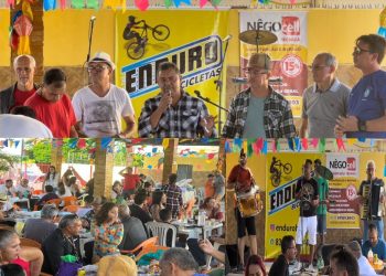 VEJA FOTOS- Prestigiado, São João Pedro da Asspom, marcado por forró e confraternização de PMs e BMs