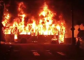 VÍDEOS- Bandidos fazem terror em JP, incendeiam ônibus e deixam motorista e passageiros feridos