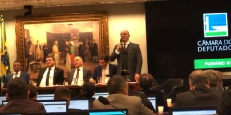 VÍDEO- Deputado Cabo Gilberto cobra posição da bancada por último lugar da Paraíba no PAC