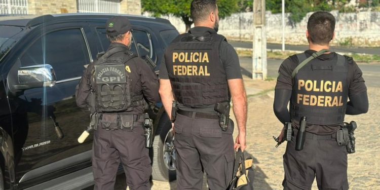 Operação da PF mira esquema na Paraíba de lavagem de dinheiro do tráfico via transações bancárias
