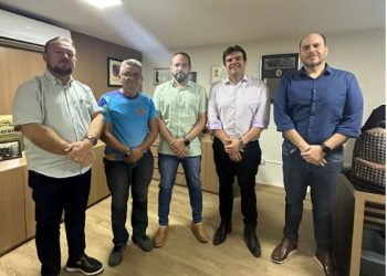 Deputado Eduardo Carneiro convida pré-candidato a prefeito de Bayeux para assumir o Solidariedade