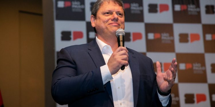 Governador Tarcísio anuncia tabela SUS Paulista, pagando até 5 vezes a tabela nacional do SUS