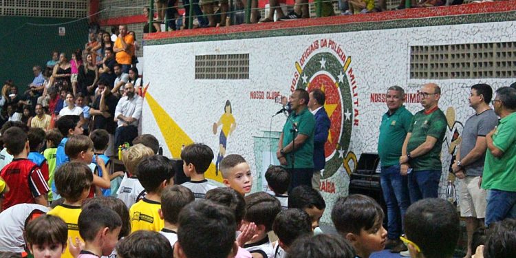 Veja vídeos e fotos da abertura do Festival Fazendo Amigos de Futsal do Clube dos Oficiais da Paraíba