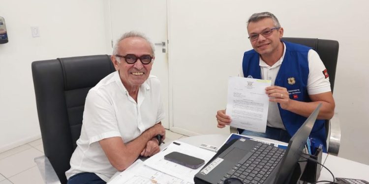 Cícero se reúne com presidente do Satenf e tratam da mudança dos auxiliares para técnico de enfermagem