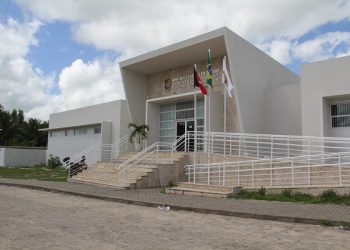 MP ajuíza ação de improbidade contra prefeito na Paraíba e pede suspensão de gratificações ilegais