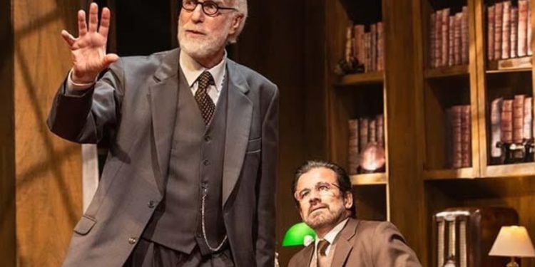 “A última Sessão de Freud” : João Pessoa recebe peça com Odilon Wagner e Cláudio Fontana