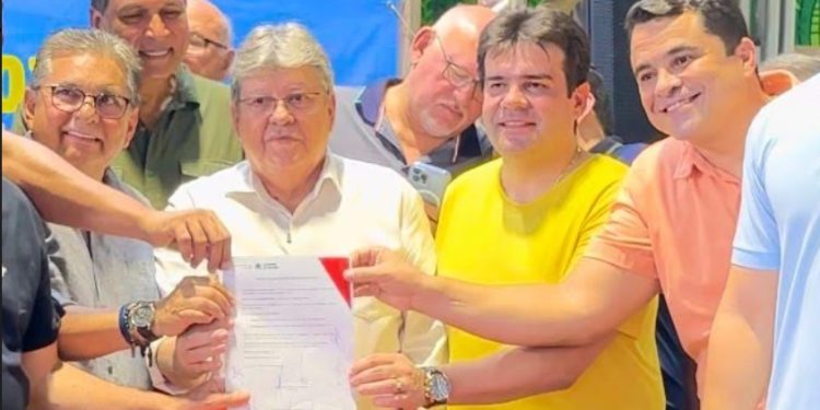 Pedrito agradece ao governador atendimento a pleitos de obras e ações para população de Santa Rita