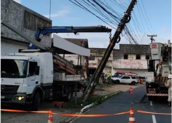 Paraíba registra 400 acidentes com colisões em postes e João Pessoa lidera com 125 ocorrências