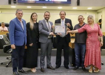 Advogado e empresário Glicério Feitosa, com empresas em Bayeux, recebe título de cidadão paraibano