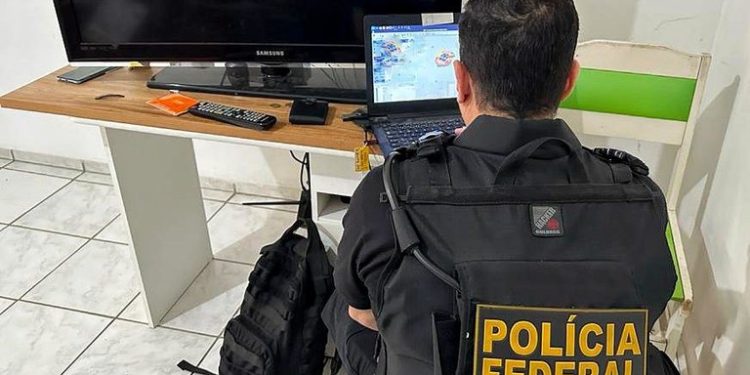 Operação da PF identifica local onde homem guardava e divulgava abuso sexual infantil na internet