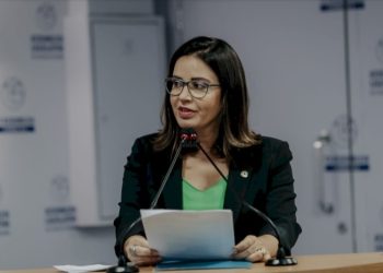 Secretária da SEDH, Pollyana Dutra, diz que mãe pediu demissão do Hospital Padre Zé após escândalos