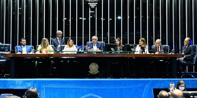 Sessão no Senado pelo Dia do Nascituro, marcada por críticas ao STF e defesa da vida desde a concepção